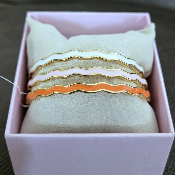 House🏠 of Harlow 1960 Set of Three3️⃣, Thin, Wavy🌊, Enamel, Bangle Bracelets - Picture 4 of 15